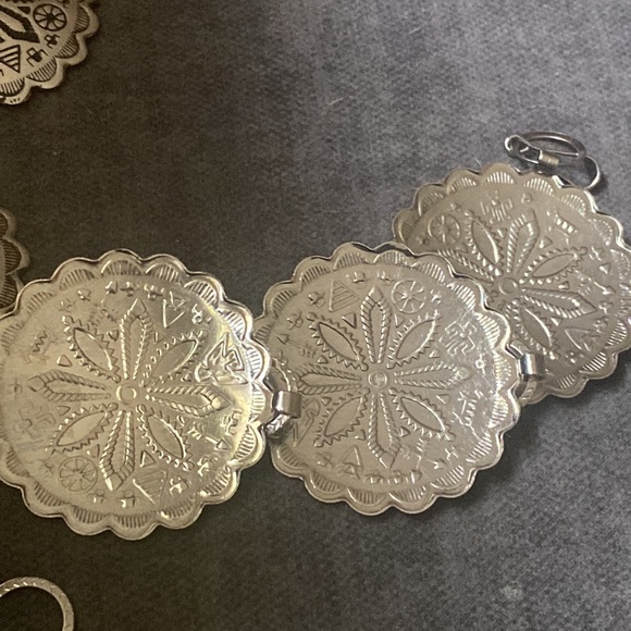 Vintage silver tone NA style belt - Picture 6 of 6